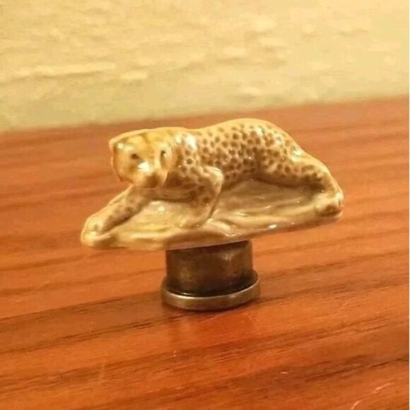 African Leopard Lamp Finial Topper Vintage Ceramic Safari England Big Cat - Picture 1 of 4